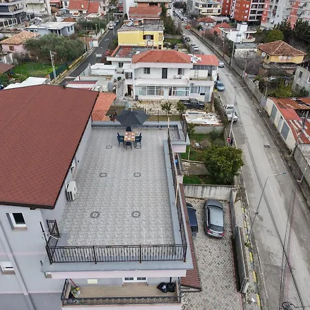 Endrit Apartment